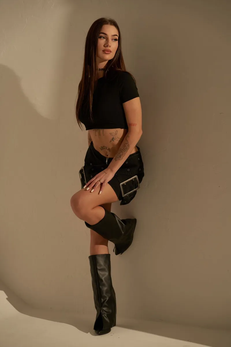 Ванесса escort in Kazan