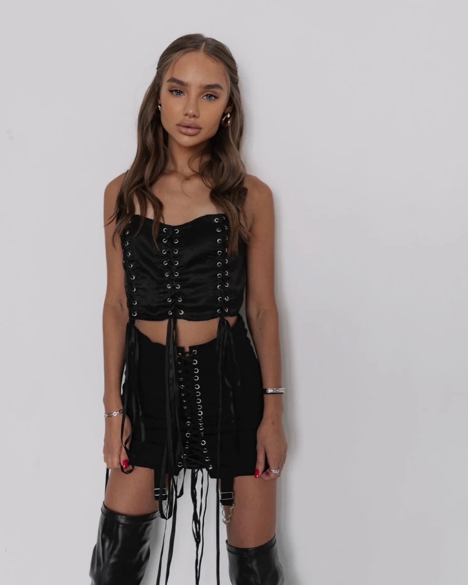 Виктория escort in Kazan