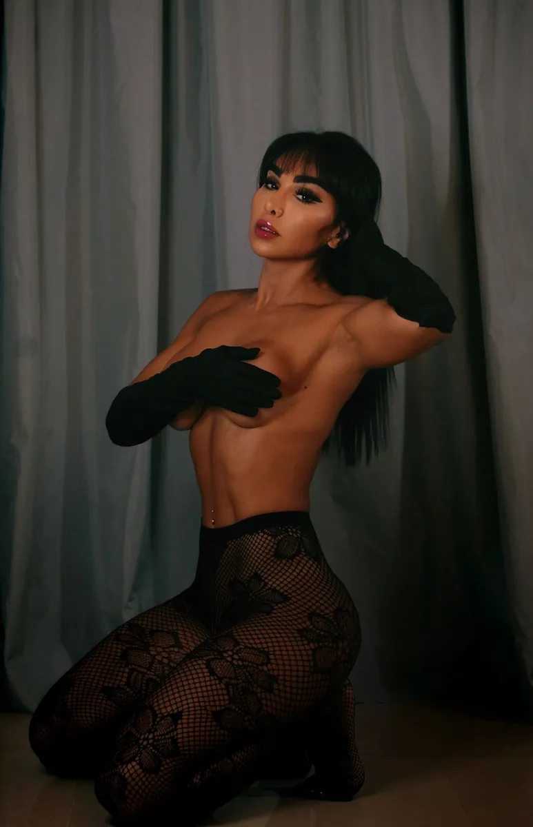 Зина escort in Kazan