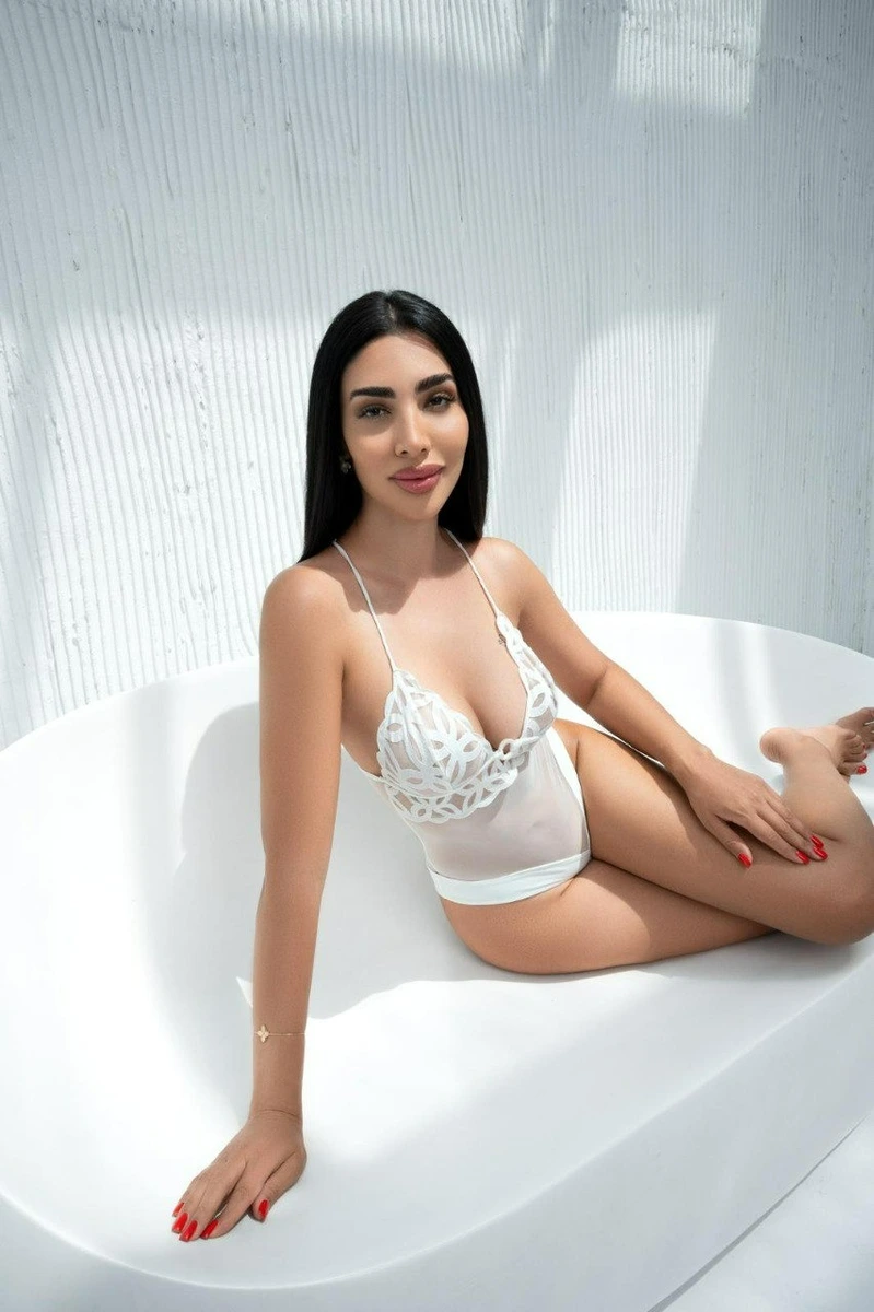 Зулия escort in Kazan