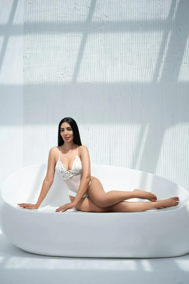 Зулия escort in Kazan